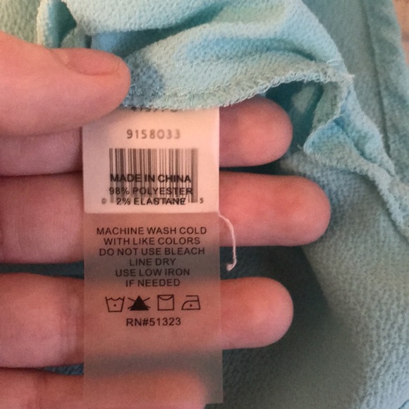 Vince Camuto Long Sleeve V-Neck Top - Picture 9 of 9